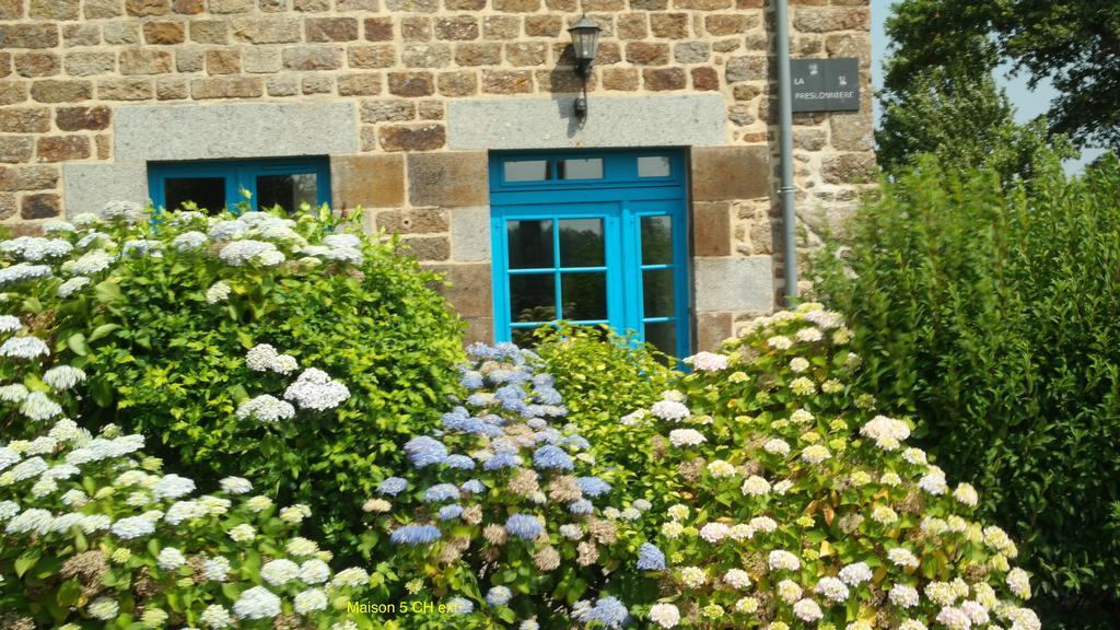 SARL Verrerie Royale Val-Couesnon Exterior foto